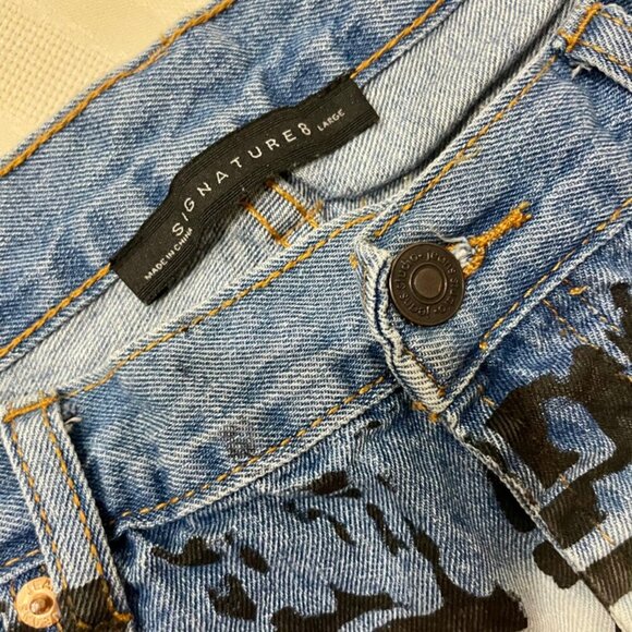 SIGNATURE 8 AZTEC DISTRESSED SHORTS SIZE LARGE - Picture 10 of 13